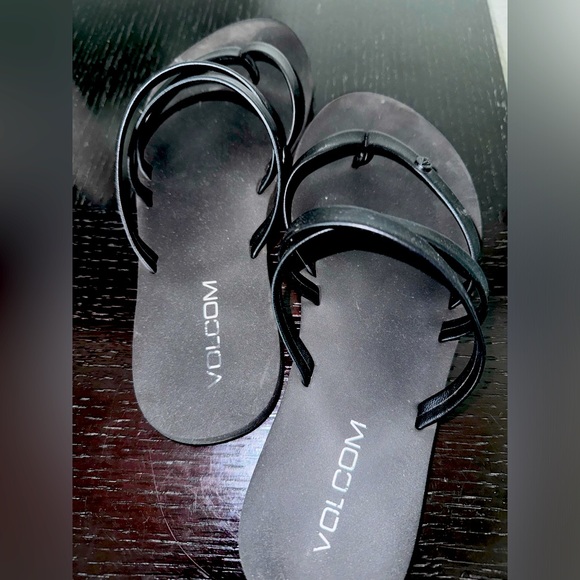 Volcom Easy Breezy Sandals - Picture 2 of 3